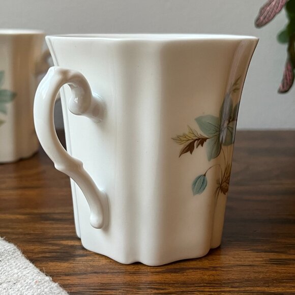 Royal Grafton Fine Bone China 2 Mugs Light Blue Flowers 7 oz England - Picture 4 of 11